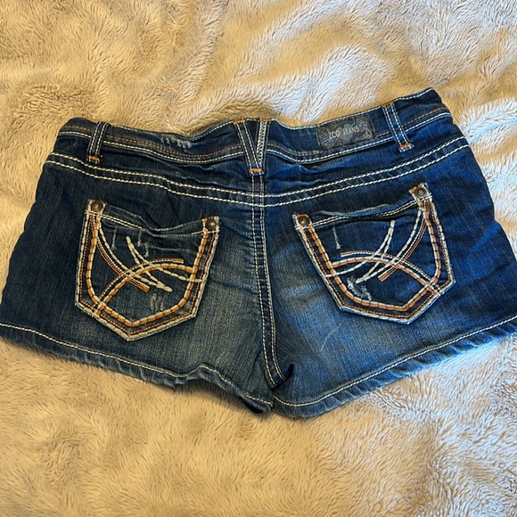 Women’s shorts - Picture 2 of 3